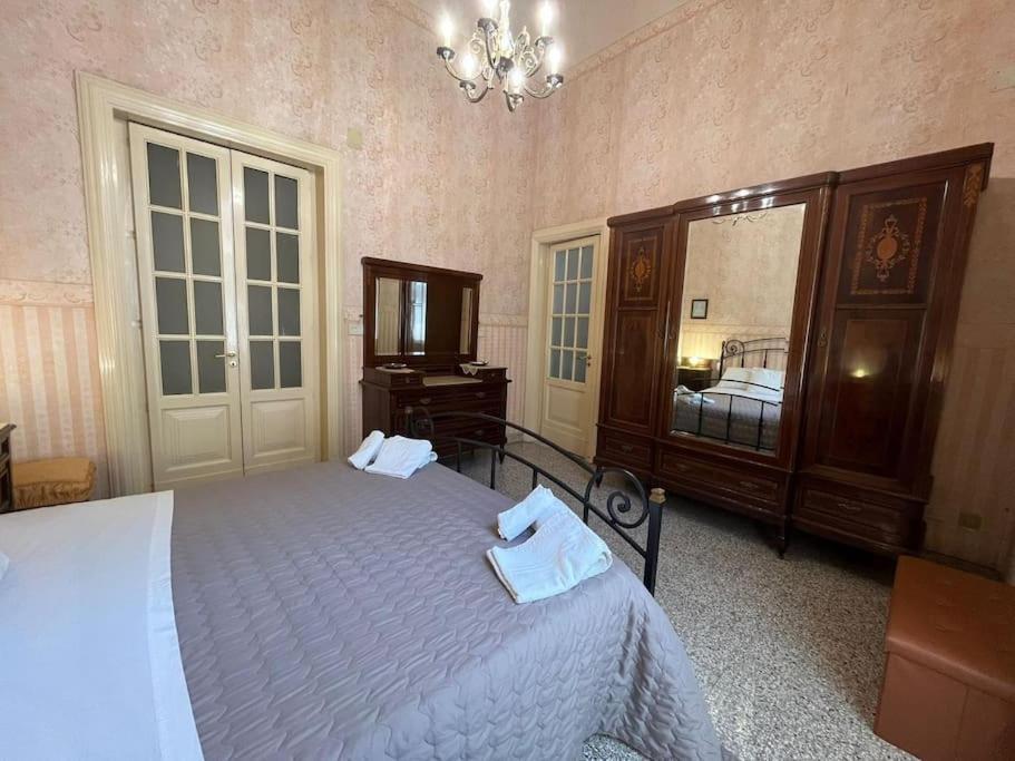 Palazzo Vitrano - Tourist Apartment CTA Exterior foto